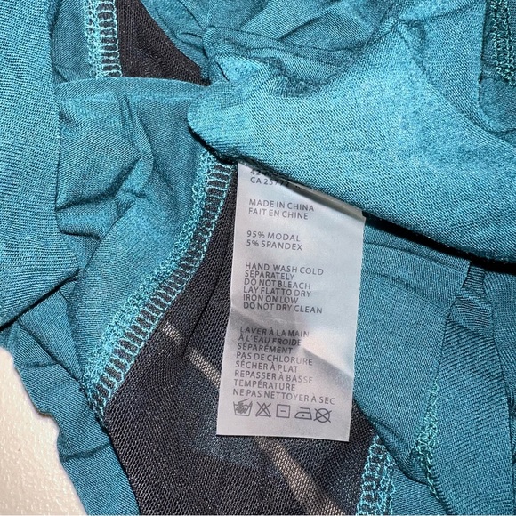 NEW Dex Alpine Green A symmetrical Scoop Neckline Long Sleeve Top Women’s Sz Lg - Picture 3 of 5